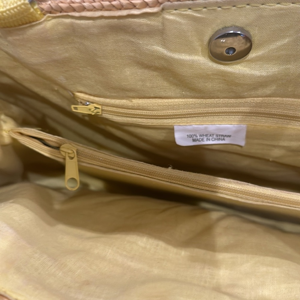 Straw bag with wooden handles - Picture 2 of 3